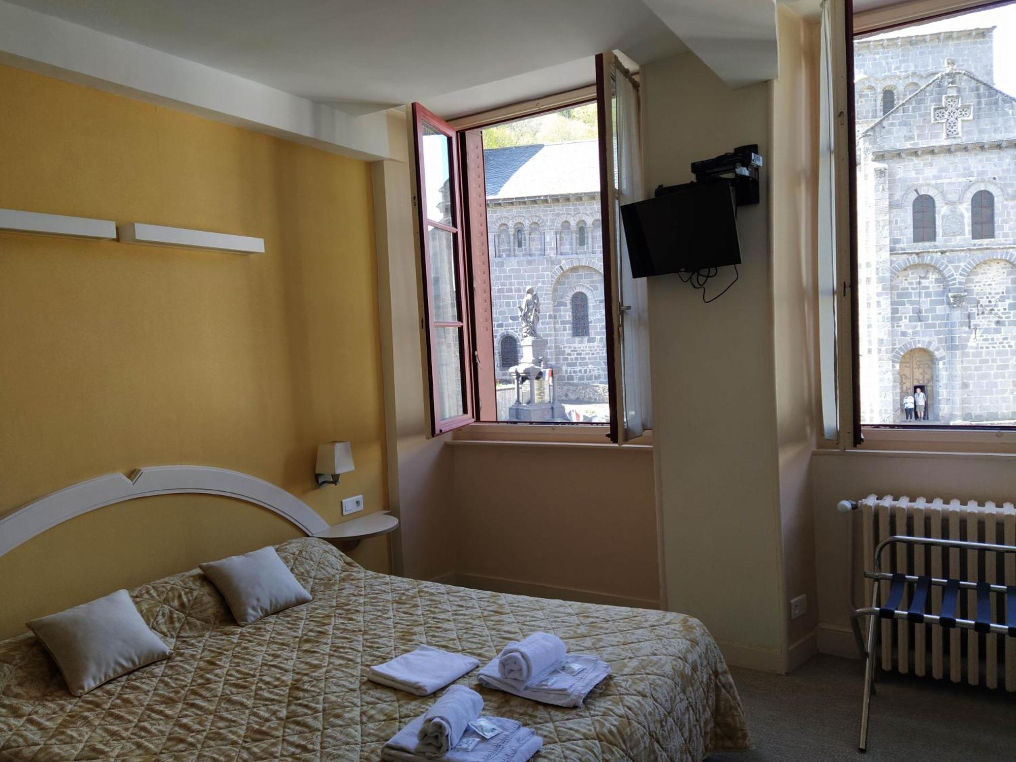 Hotel Restaurant Notre Dame Orcival Exteriör bild
